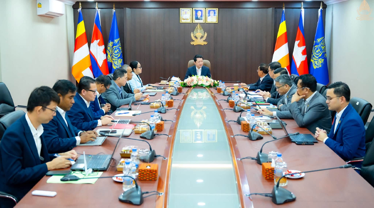 ឯកឧត្តម សុខ សូកេន រដ្ឋមន្ត្រីក្រសួងអធិការកិច្ច បានអញ្ជើញដឹកនាំកិច្ចប្រជុំដើម្បី ពិនិត្យ និងពិភាក្សាលើវឌ្ឍនភាពនៃការរៀបចំសេចក្តីព្រាងច្បាប់ស្តីពីអធិការកិច្ច ដោយមានការចូលរួមពីថ្នាក់ដឹកនាំ និងមន្រ្តីពាក់ព័ន្ធ នៅទីស្ដីការក្រសួង។