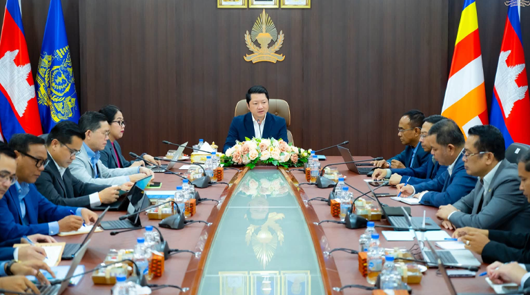 ឯកឧត្តម សុខ សូកេន រដ្ឋមន្ត្រីក្រសួងអធិការកិច្ច បានអញ្ជើញដឹកនាំកិច្ចប្រជុំ ដើម្បីពិនិត្យ និងពិភាក្សាលើវឌ្ឍនភាពនៃការរៀបចំដំណើរទស្សនកិច្ចការងាររបស់គណៈប្រតិភូជាន់ខ្ពស់ក្រសួងអធិការកិច្ច ទៅកាន់សាធារណរដ្ឋសង្គមនិយមវៀតណាម