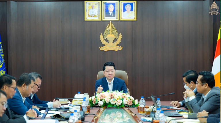 ឯកឧត្តម សុខ សូកេន រដ្ឋមន្ត្រីក្រសួងអធិការកិច្ច បានអញ្ជើញដឹកនាំកិច្ចប្រជុំដើម្បីពិនិត្យ និងពិភាក្សាលើករណីពាក្យបណ្ដឹងរបស់ប្រជាពលរដ្ឋនៅខេត្តកំពង់ស្ពឺ ដោយមានការចូលរួមពីថ្នាក់ដឹកនាំ និងមន្ត្រីជំនាញ នៅទីស្ដីការក្រសួង