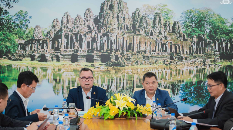 ឯកឧត្តម អ៊ុន វ៉ាល់ឡឺរ៉ូ និងឯកឧត្តមបណ្ឌិត ព្រហ្ម វិចិត្រសុភ័ណ្ឌ រដ្ឋលេខាធិការក្រសួងអធិការកិច្ច បានអញ្ជើញដឹកនាំកិច្ចប្រជុំដើម្បីពិភាក្សា និងពិនិត្យលើលទ្ធផលនៃការចុះអង្កេតស្រាវករណីពាក្យបណ្តឹងតវ៉ារបស់ប្រជាពលរដ្ឋ