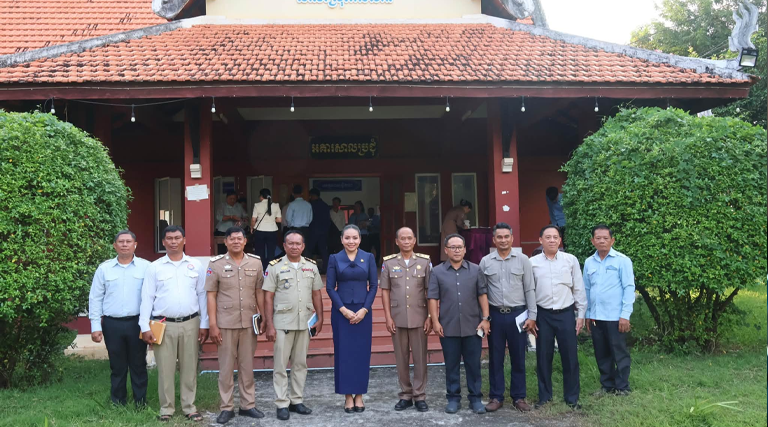 លោកជំទាវ វី ស្រីពៅ រដ្ឋលេខាធិការក្រសួងអធិការកិច្ច បានអញ្ជើញដឹកនាំគណៈប្រតិភូក្រសួងអធិការកិច្ច ចុះផ្សព្វផ្សាយច្បាប់ស្តីពីចរាចរណ៍ផ្លូវគោក ជូនដល់កងកម្លាំងប្រដាប់អាវុធ មន្ដ្រីរាជការ លោកគ្រូអ្នកគ្រូ យុវជនសសយក កាកបាទក្រហម សិស្សានុសិស្ស អាជា្ញធរភូមិឃុំស្រុក និងប្រជាពលរដ្ឋ សរុបចំនួន ២៨៩នាក់ (ស្រី ១២៦នាក់) ស្ថិតនៅសាលាស្រុកសេសាន